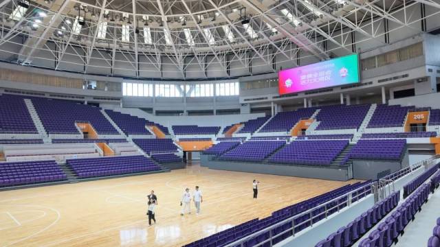 北青：向余望确定缺席中乌之战，吾米提江可能替补出场